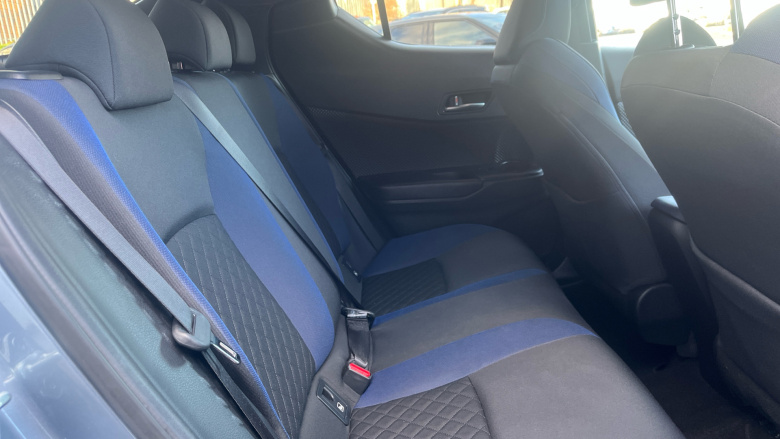 Toyota C-HR 2.0 Hybrid Dynamic 5dr CVT Hybrid Hatchback